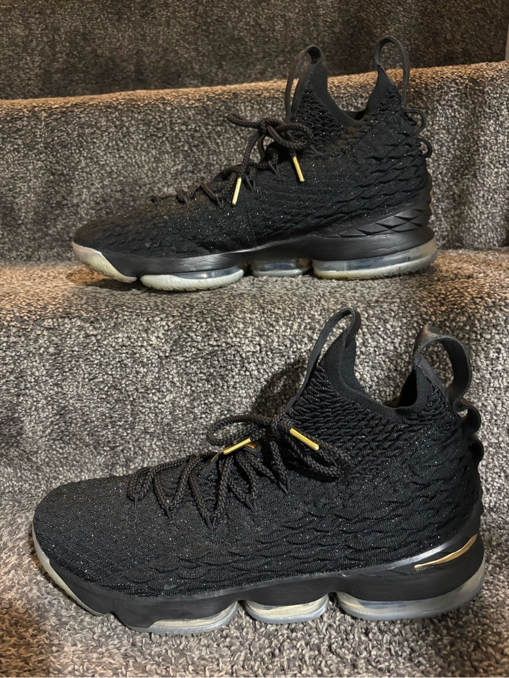 Nike LeBron 15 XV Black /Gold Men’s Size 13 excellent condition